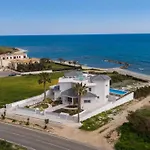 Βίλα Mediterranean Dream Beachfront Λάρνακα