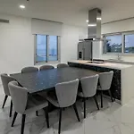 Mediterranean Dream Beachfront Λάρνακα