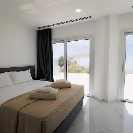 Mediterranean Dream Beachfront * Larnaca