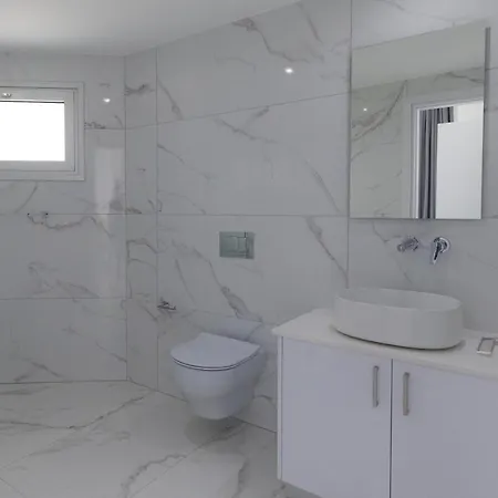 Mediterranean Dream Beachfront Larnaca