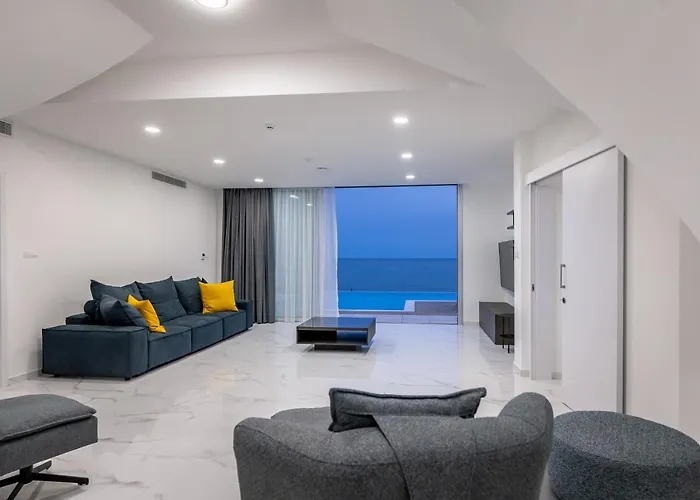 Mediterranean Dream Beachfront Willa