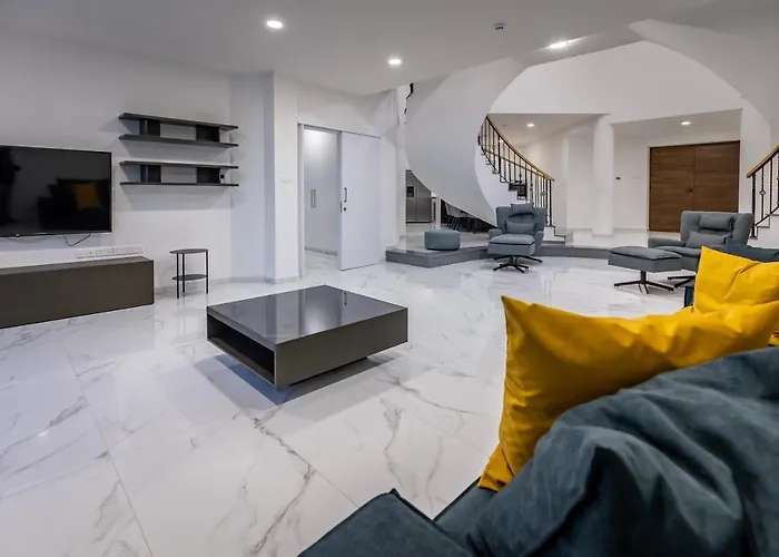 Mediterranean Dream Beachfront Willa