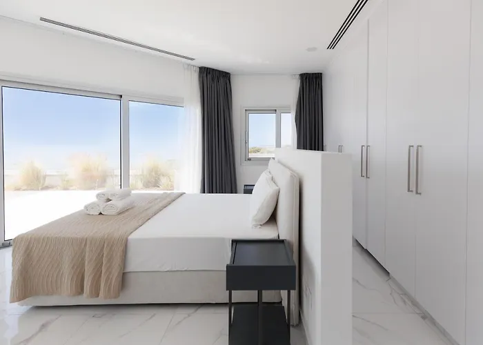 Willa Mediterranean Dream Beachfront Larnaca