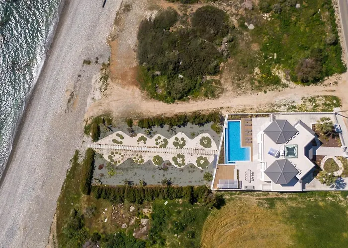 Mediterranean Dream Beachfront * Larnaca