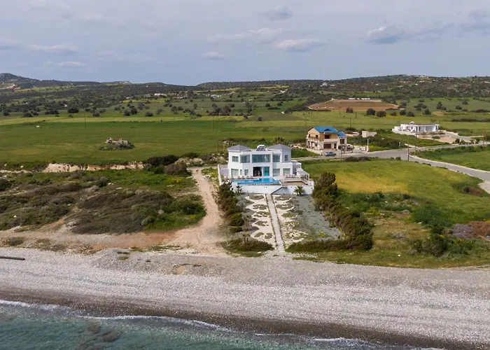 Willa Mediterranean Dream Beachfront *