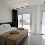 Mediterranean Dream Beachfront * Larnaca