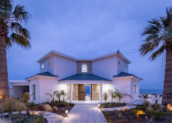 Villa Mediterranean Dream Beachfront Lárnaca